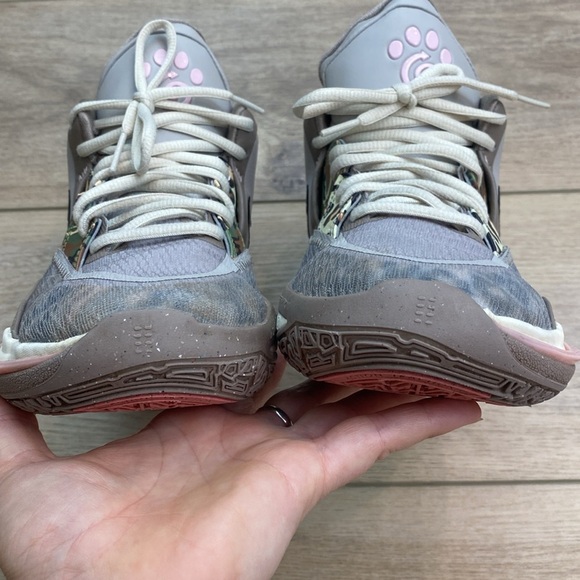 Nike | Kyrie Leopard Camo‎ | Sneakers - Picture 11 of 16